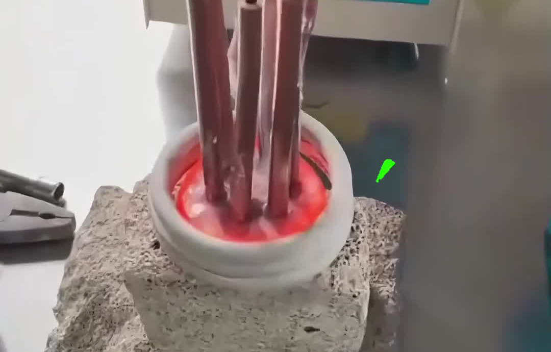 多銅管焊接告別人工逐根焊！海拓高頻焊接機效率開掛品質(zhì)穩(wěn)
