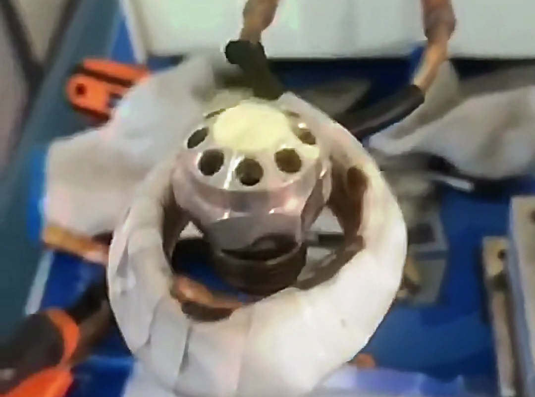 磁懸浮感應(yīng)加熱，這也是高頻機(jī)一種比較另類的加熱