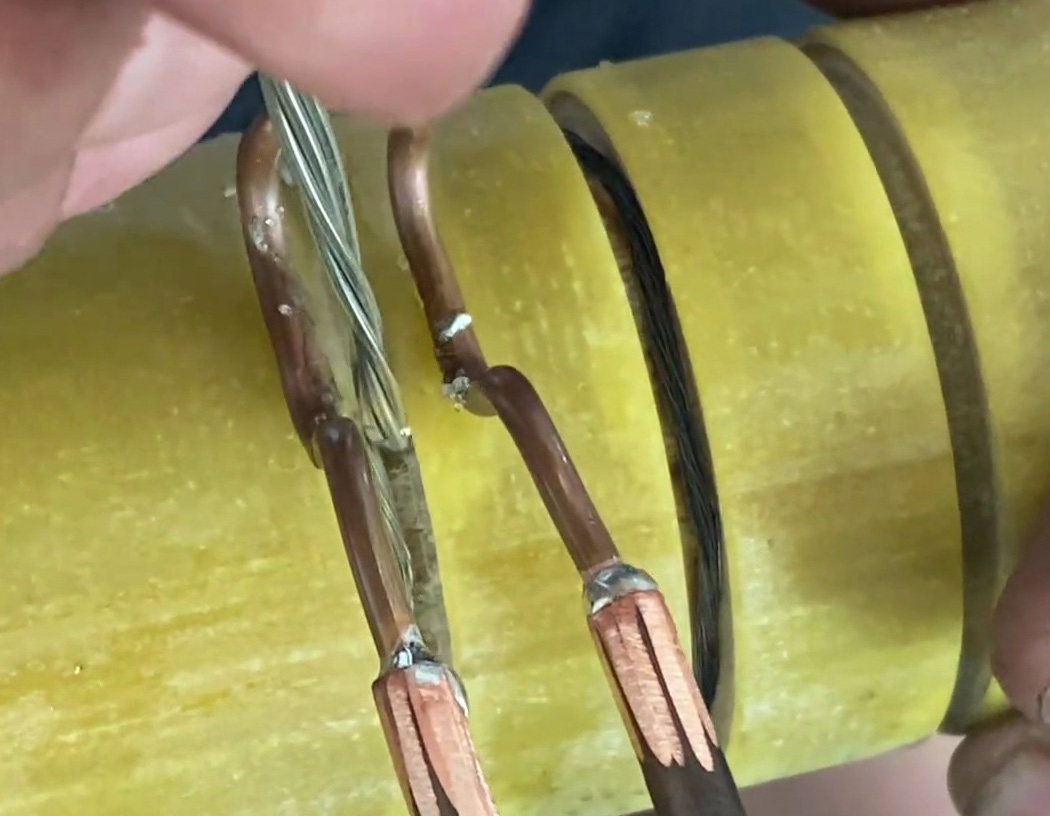 高頻焊機(jī)可用于線束、端子、銅件的錫焊、鍍錫與灌錫作業(yè)。