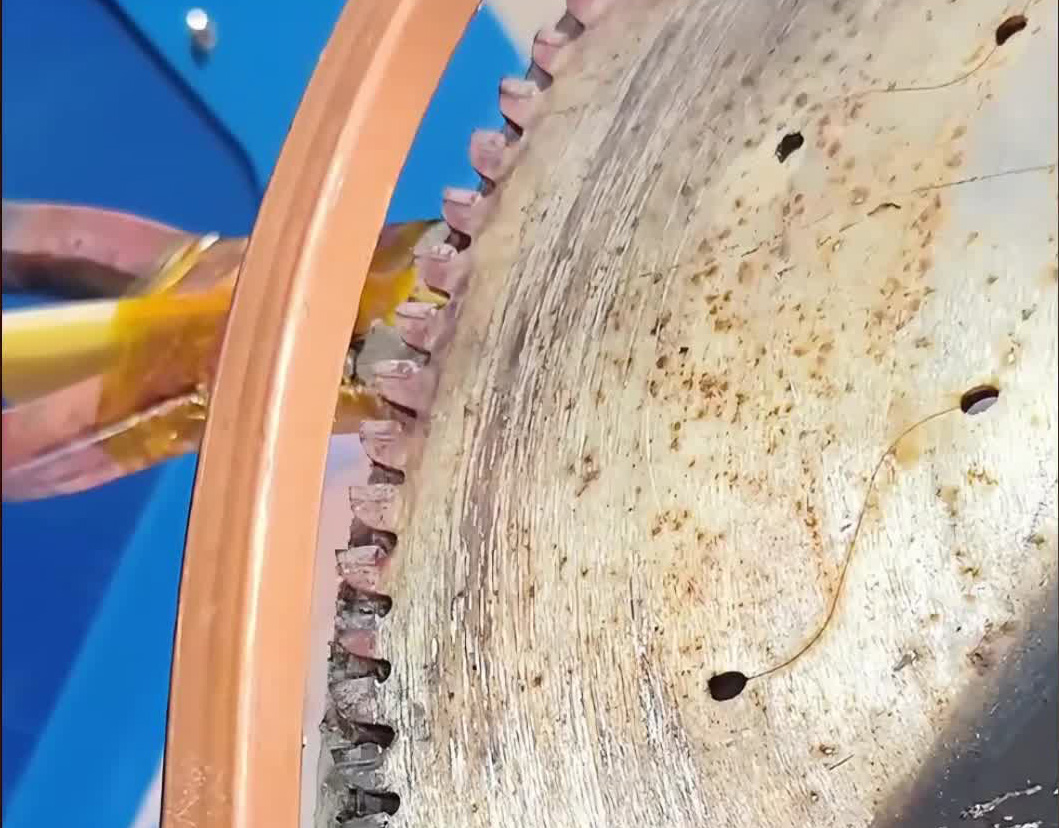 高頻加熱機(jī)鋸片鋸齒鎢鋼合金熱拆取，1分鐘學(xué)會高效操作！